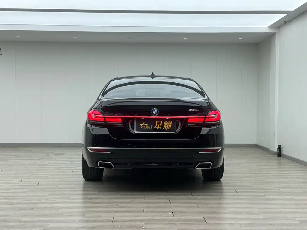 BMW 5 Series — миниатюра 20