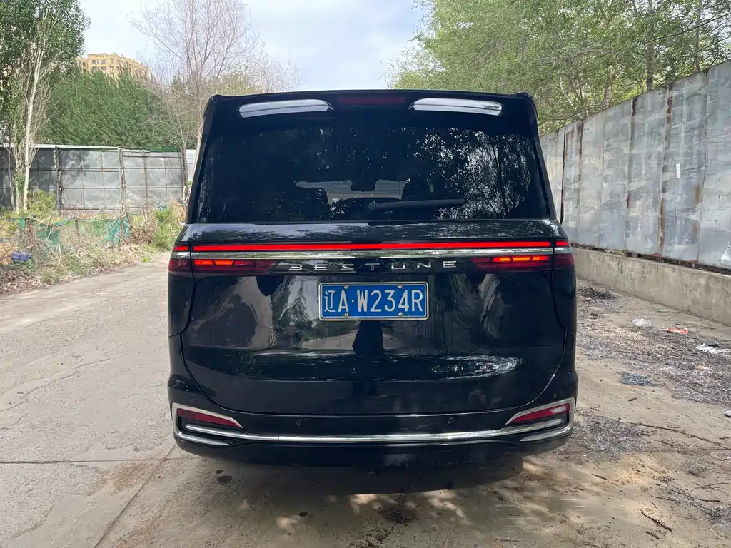 Bestune M9 2023 2.0T Premium