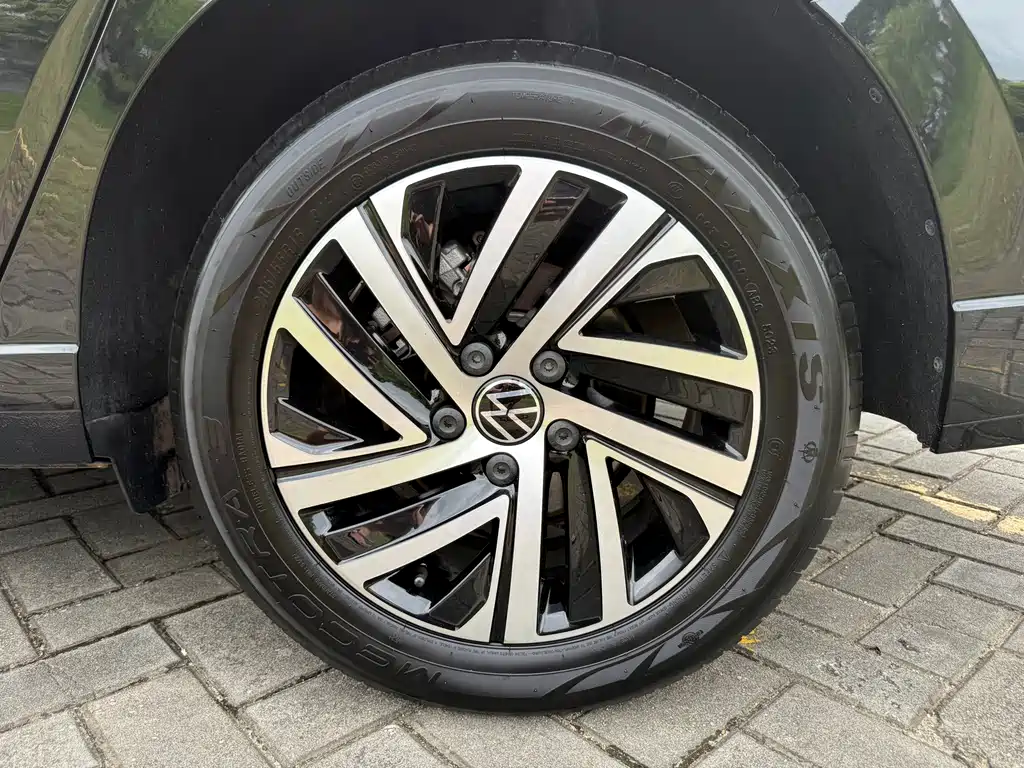 Volkswagen Lavida — миниатюра 5