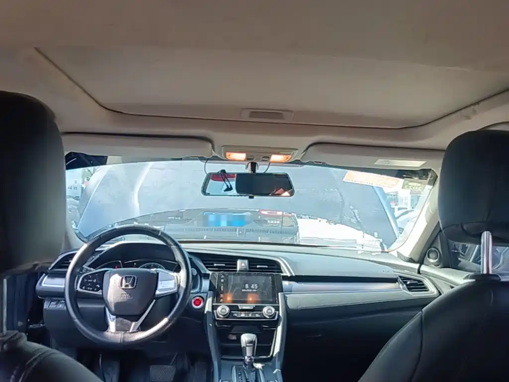 Honda Civic — миниатюра 18