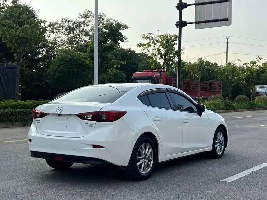 Mazda 3 Axela — миниатюра 4