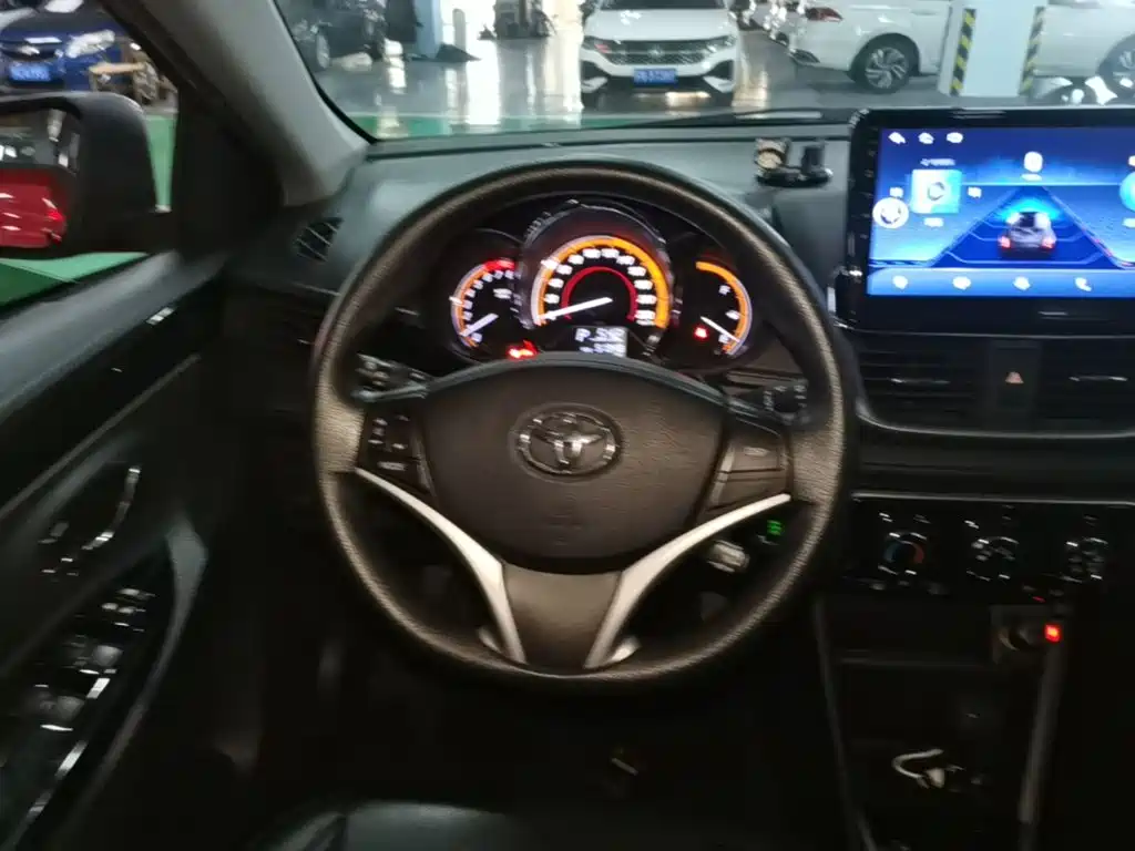 Toyota Yaris L — миниатюра 11