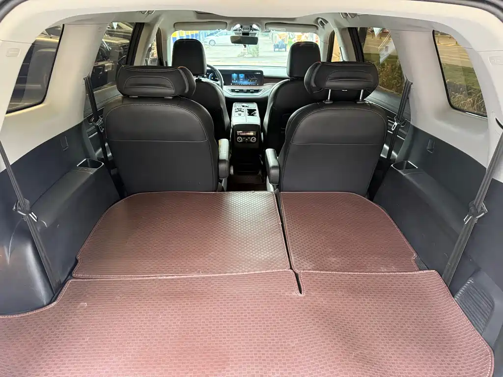 Ford Equator — миниатюра 8