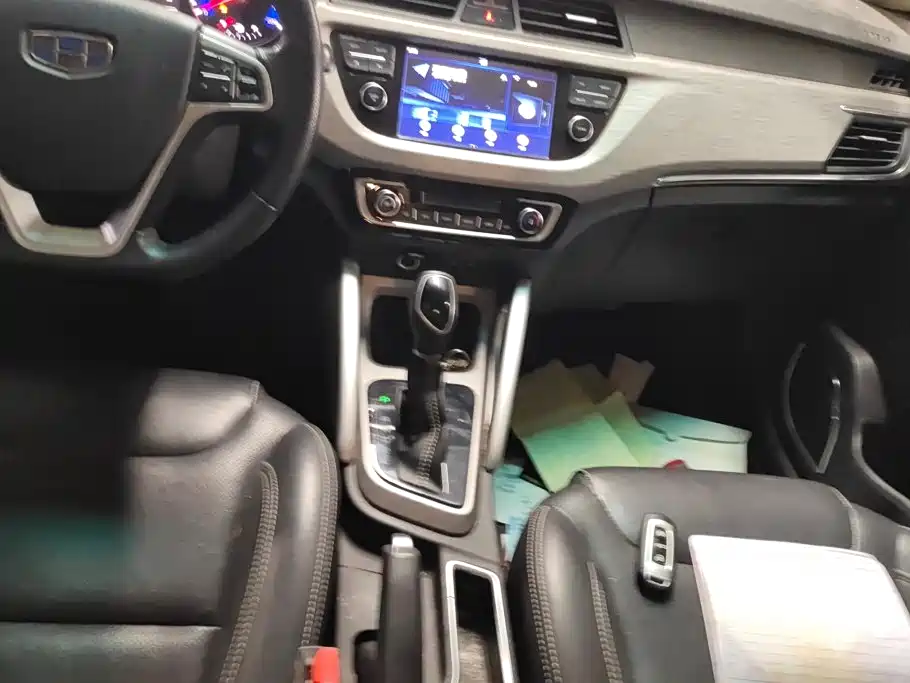 Geely Vision X3 — миниатюра 16