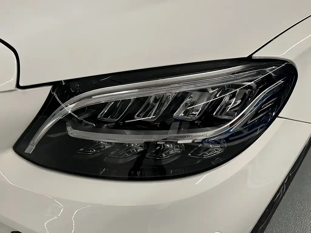 Mercedes-Benz C-Class — миниатюра 7