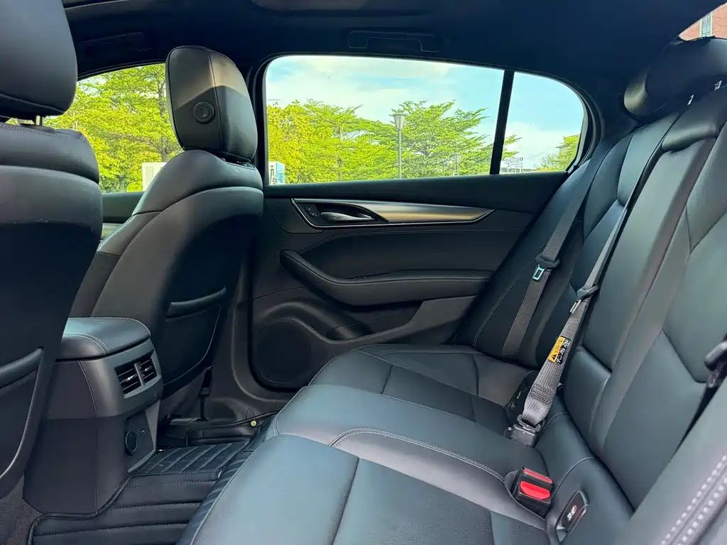 Cadillac CT5 — миниатюра 9