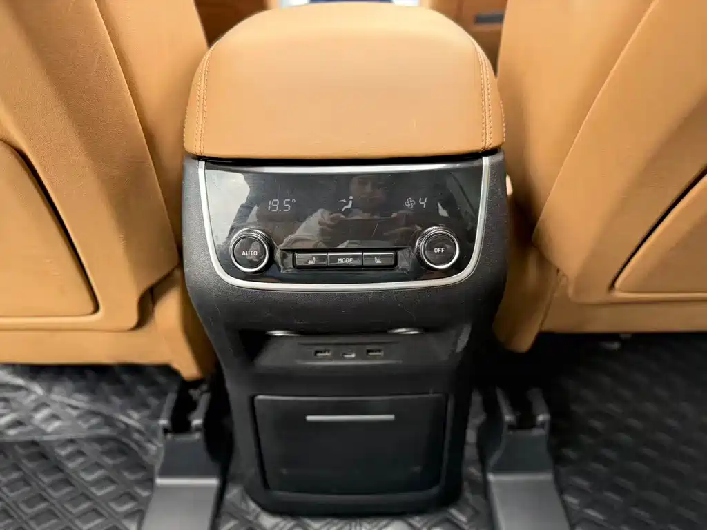 Li Auto Li ONE — миниатюра 19