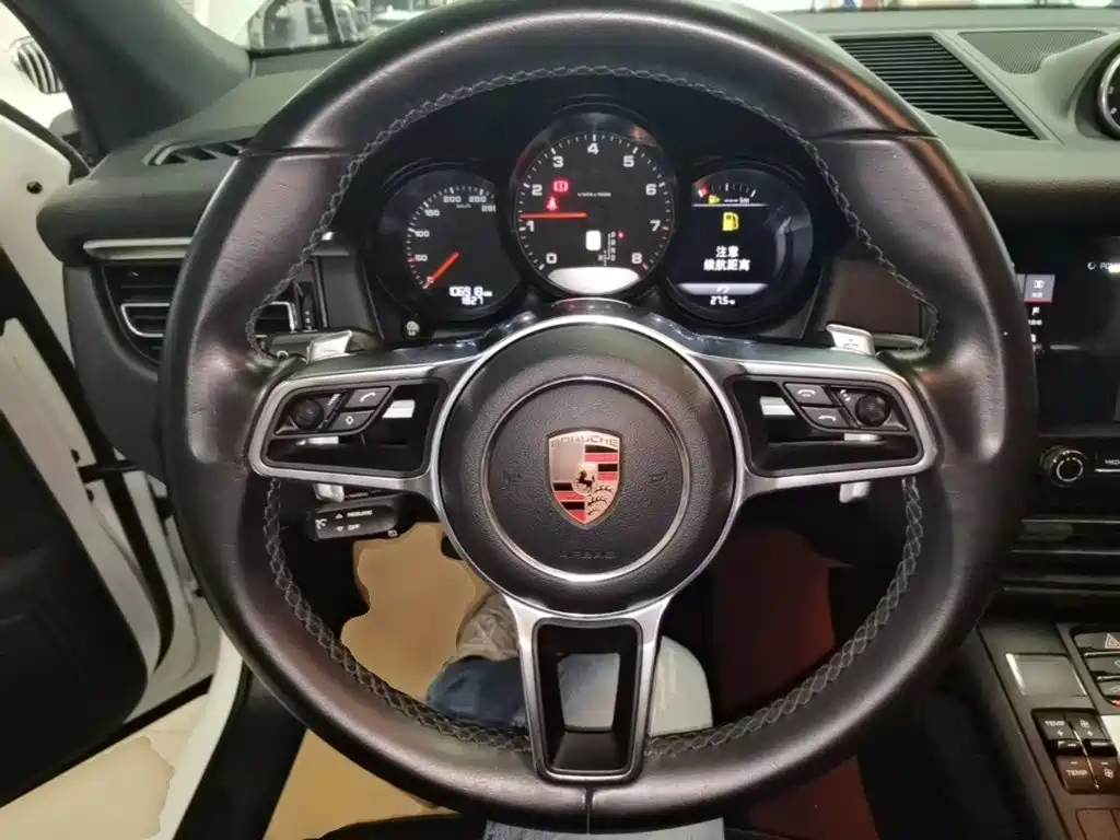 Porsche Macan — миниатюра 11