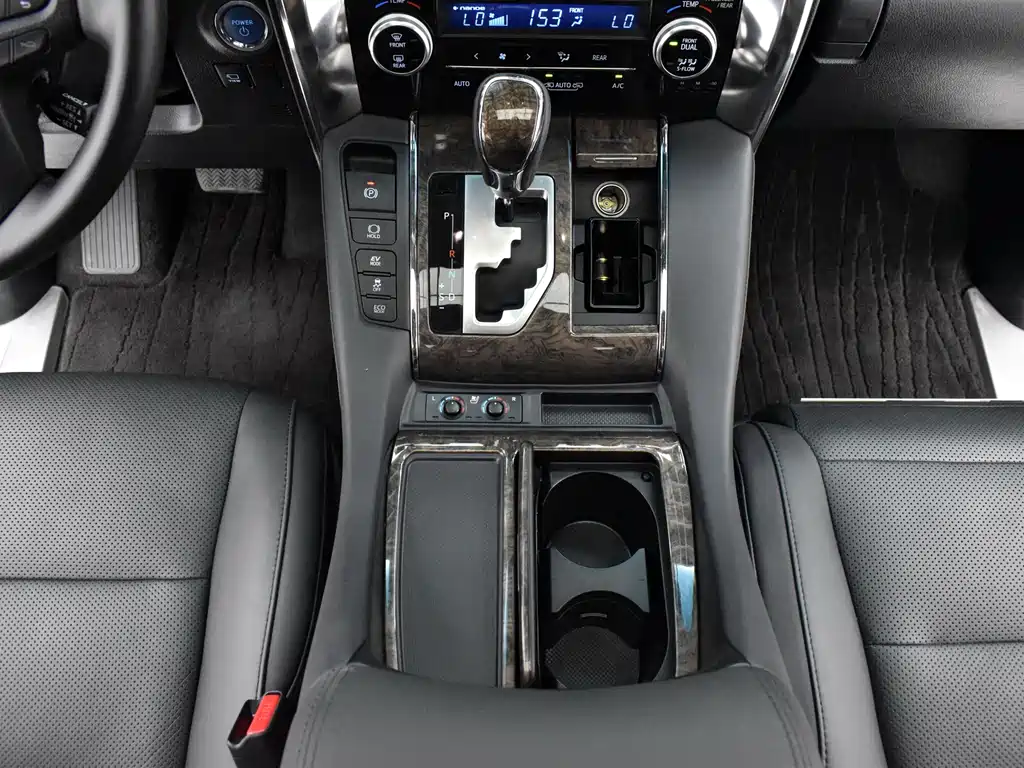 Toyota Vellfire — миниатюра 9