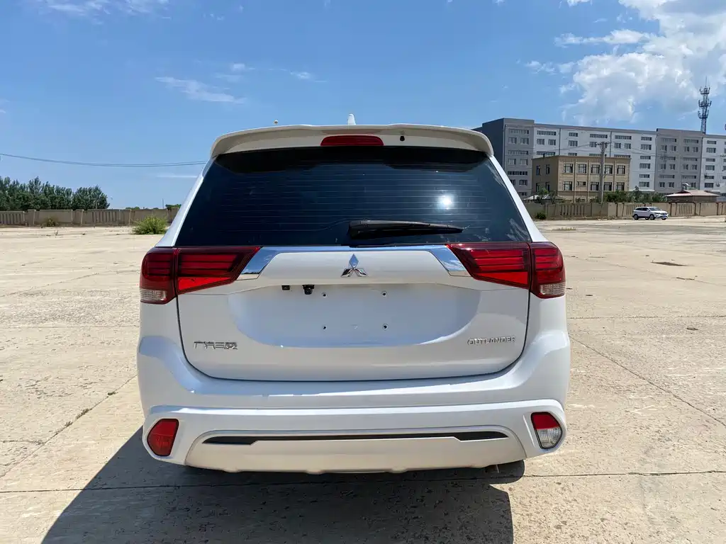 Mitsubishi Outlander 2021 2.0L 5 мест