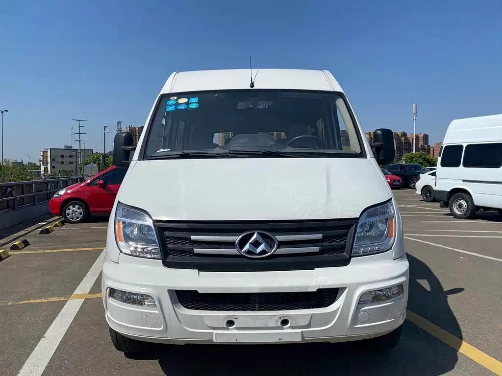 MAXUS V80 — миниатюра 2