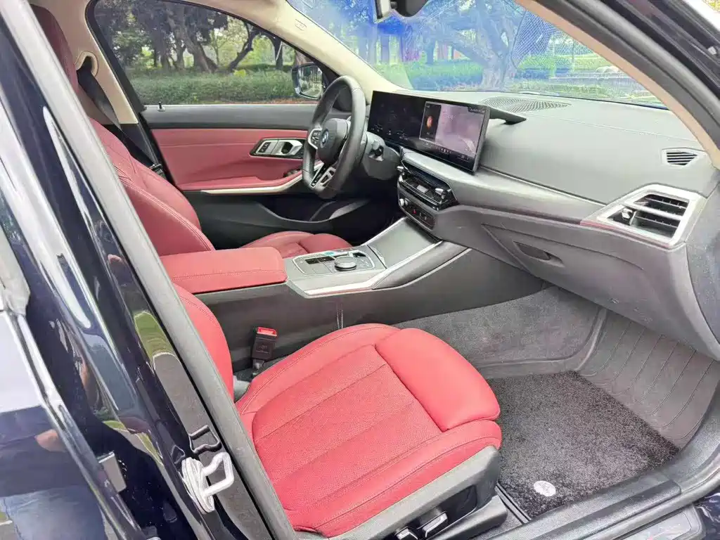 BMW i3 2025 eDrive 35 L