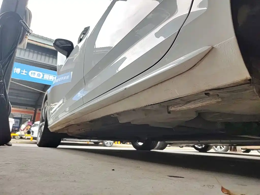 Audi A4L — миниатюра 22