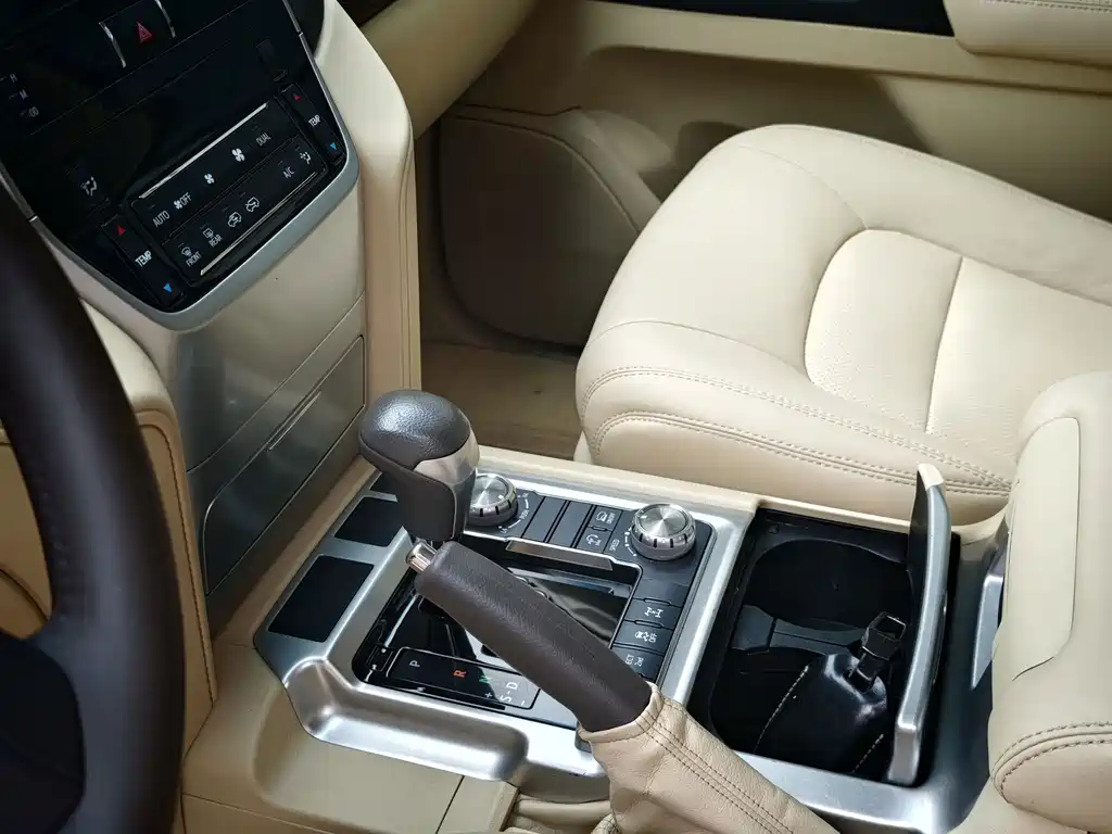 Toyota Land Cruiser — миниатюра 8