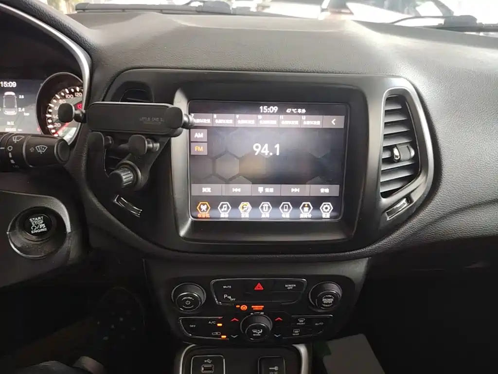 Jeep Compass — миниатюра 13