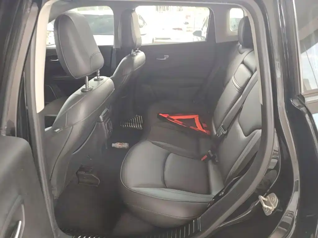 Jeep Compass — миниатюра 17