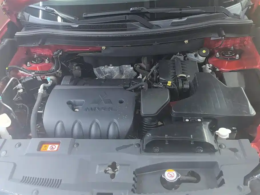 Mitsubishi Outlander 2018 2.0L 5 мест