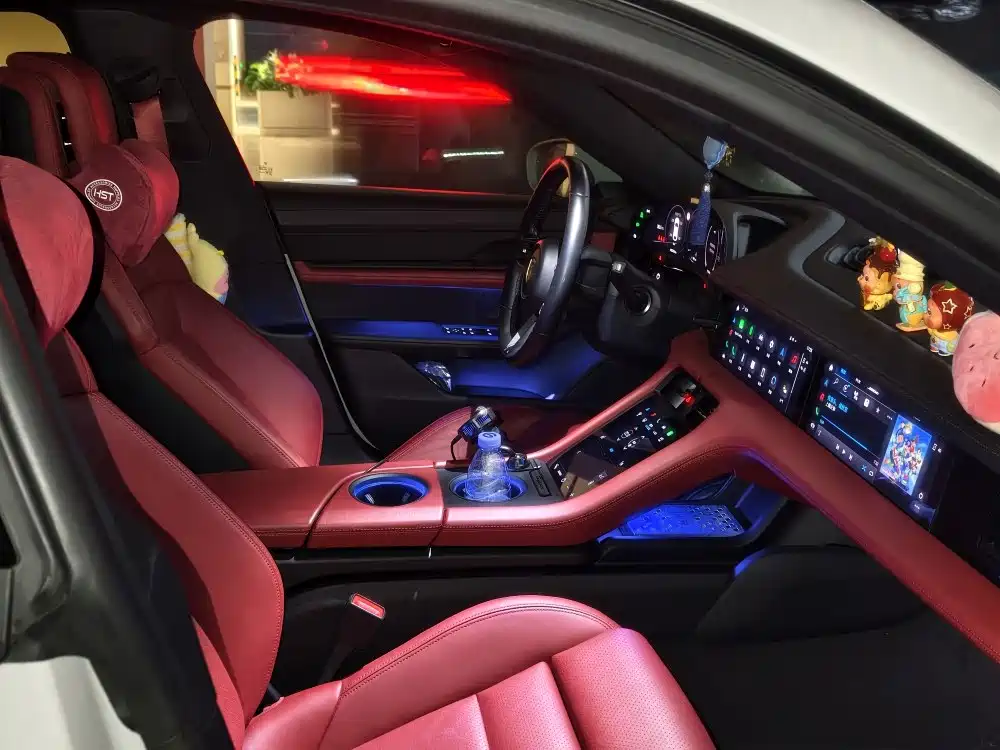 Porsche Taycan — миниатюра 5