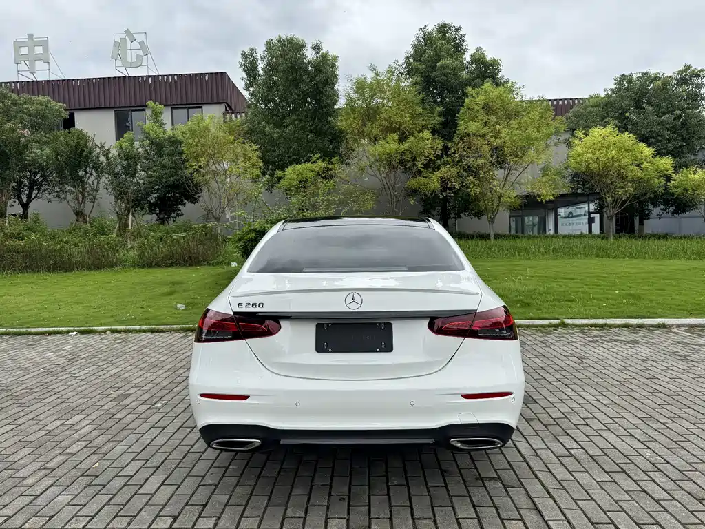 Mercedes-Benz E-Class (Import) — миниатюра 8