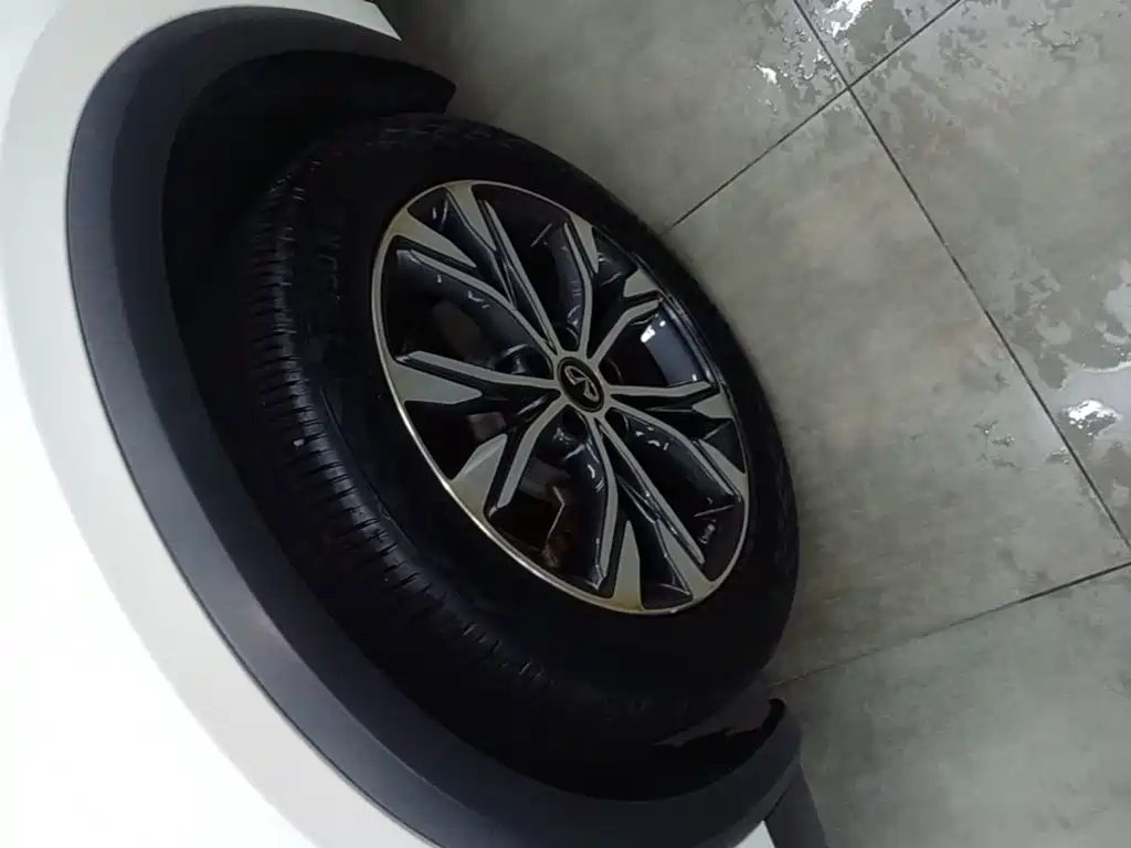 Infiniti QX30 — миниатюра 23