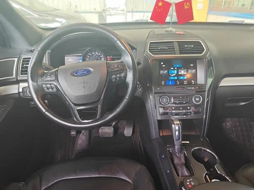 Ford Explorer (Import) — миниатюра 5