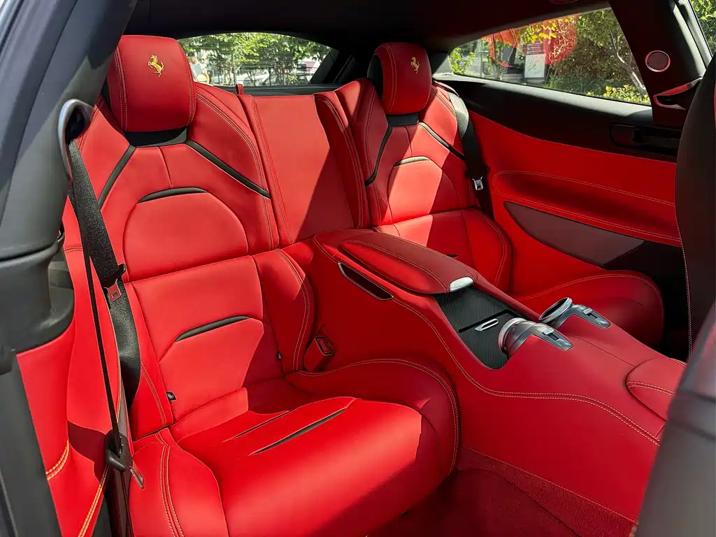 Ferrari GTC4Lusso — миниатюра 14