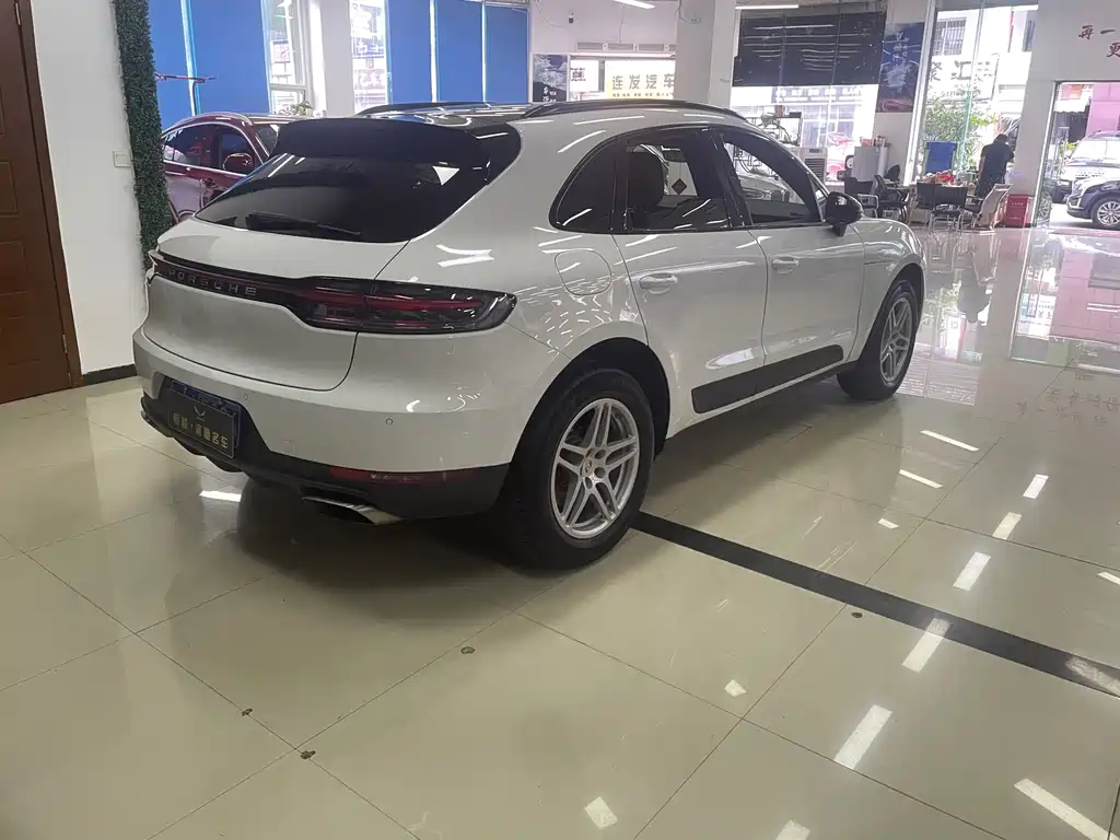 Porsche Macan — миниатюра 4
