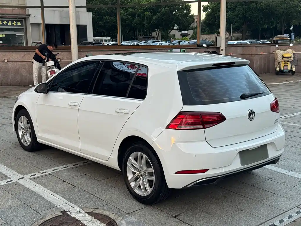 Volkswagen Golf — миниатюра 4