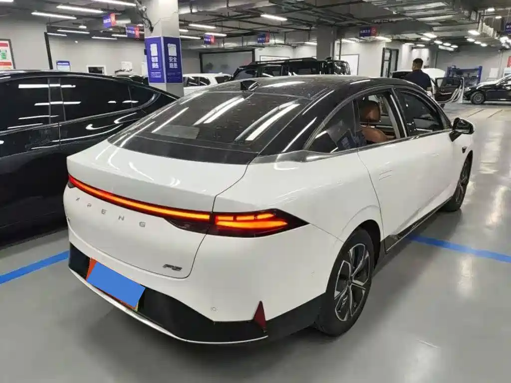 XPeng P5 — миниатюра 3