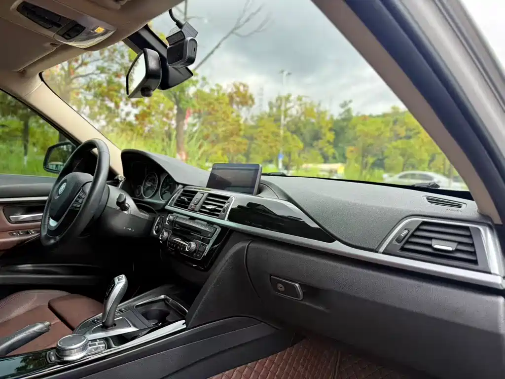 BMW 3 Series — миниатюра 31