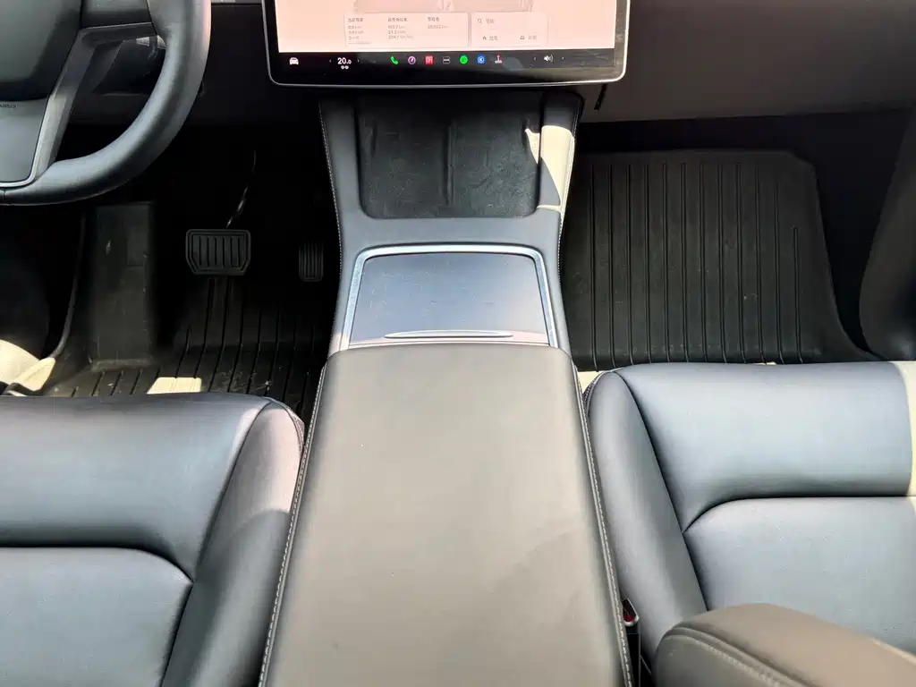 Tesla Model Y — миниатюра 14