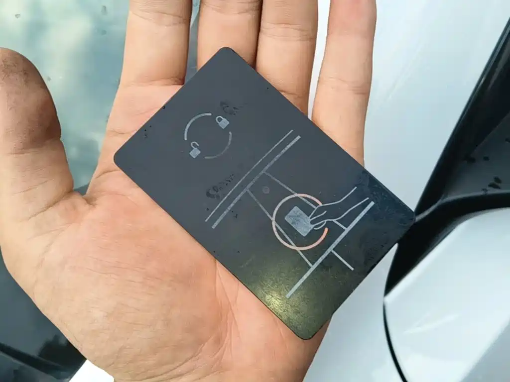 Tesla Model Y — миниатюра 9