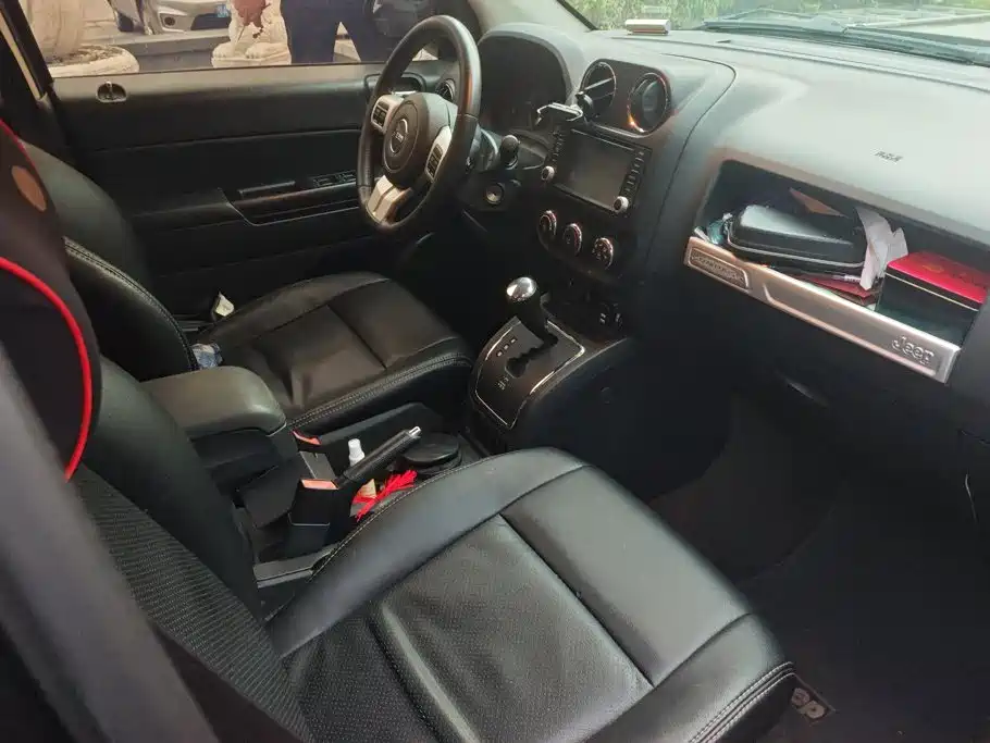 Jeep Compass (Import) — миниатюра 8