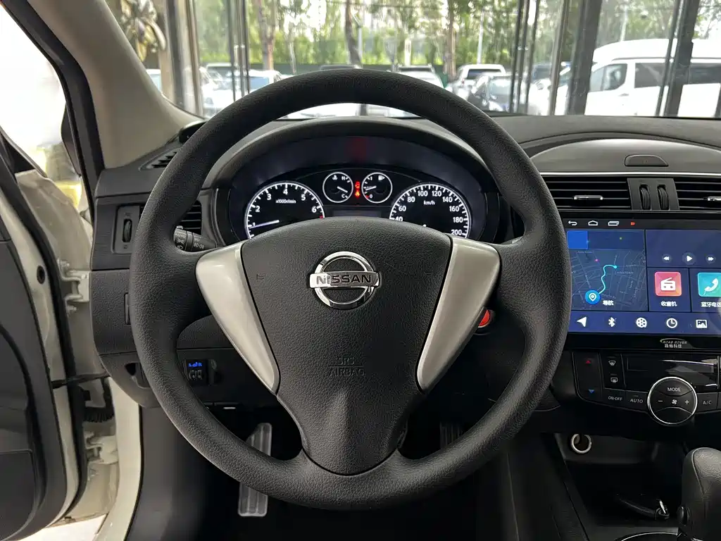 Nissan Tiida 1.6L CVT Smart Type, фото 13