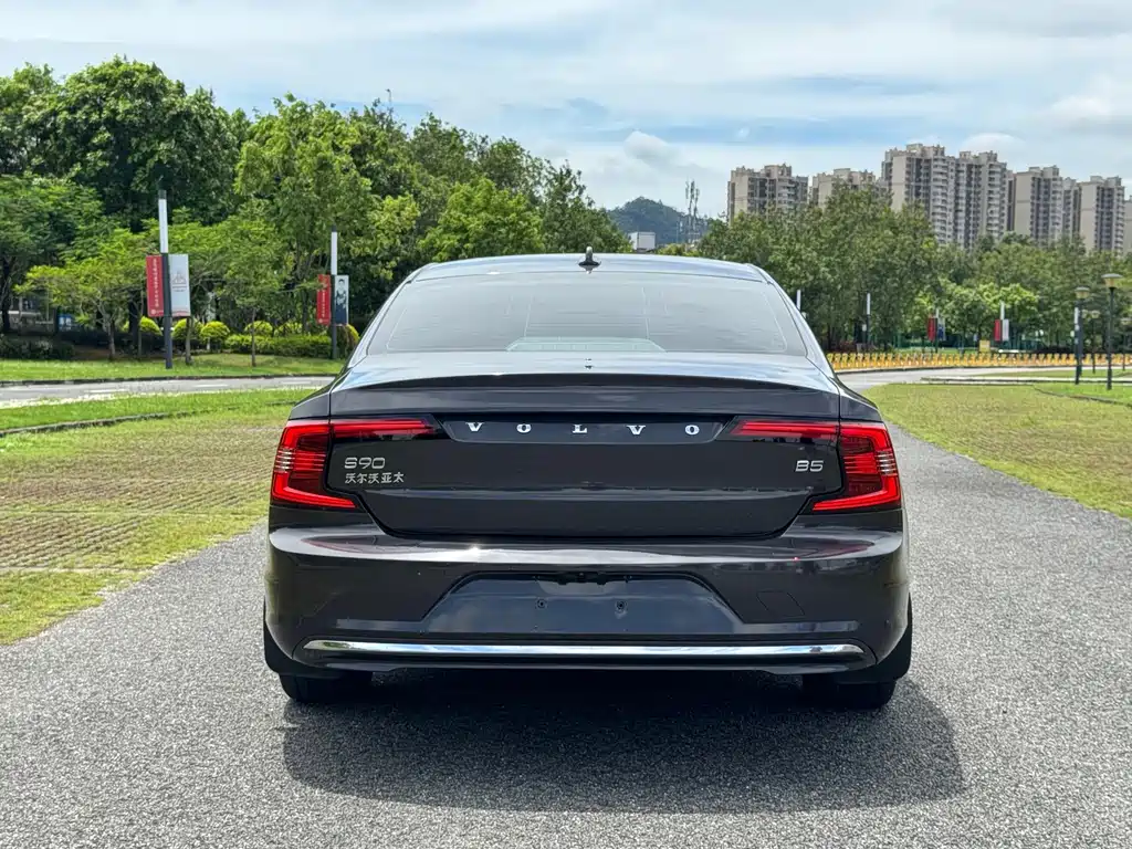 Volvo S90 — миниатюра 9