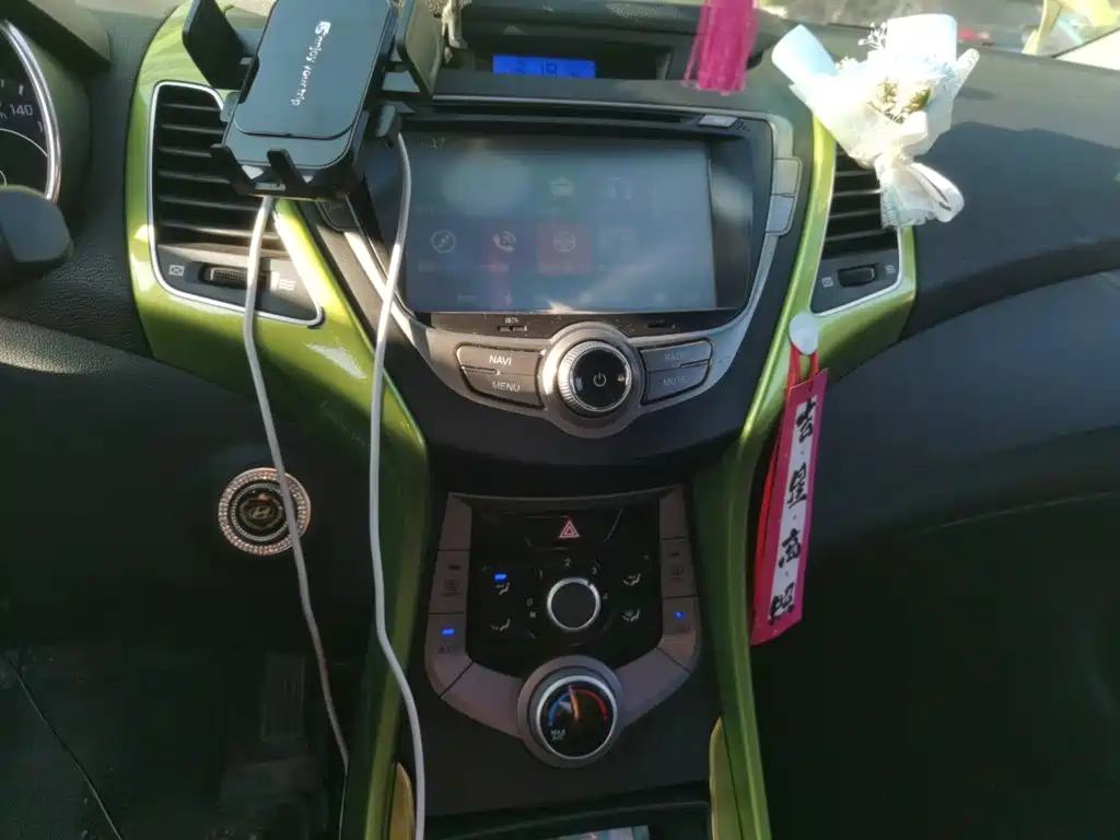 Hyundai Elantra Langdong — миниатюра 9