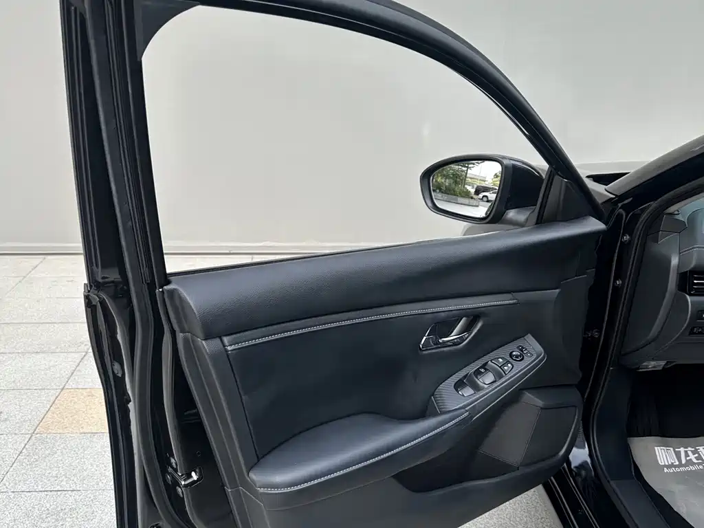 Nissan Sylphy — миниатюра 12