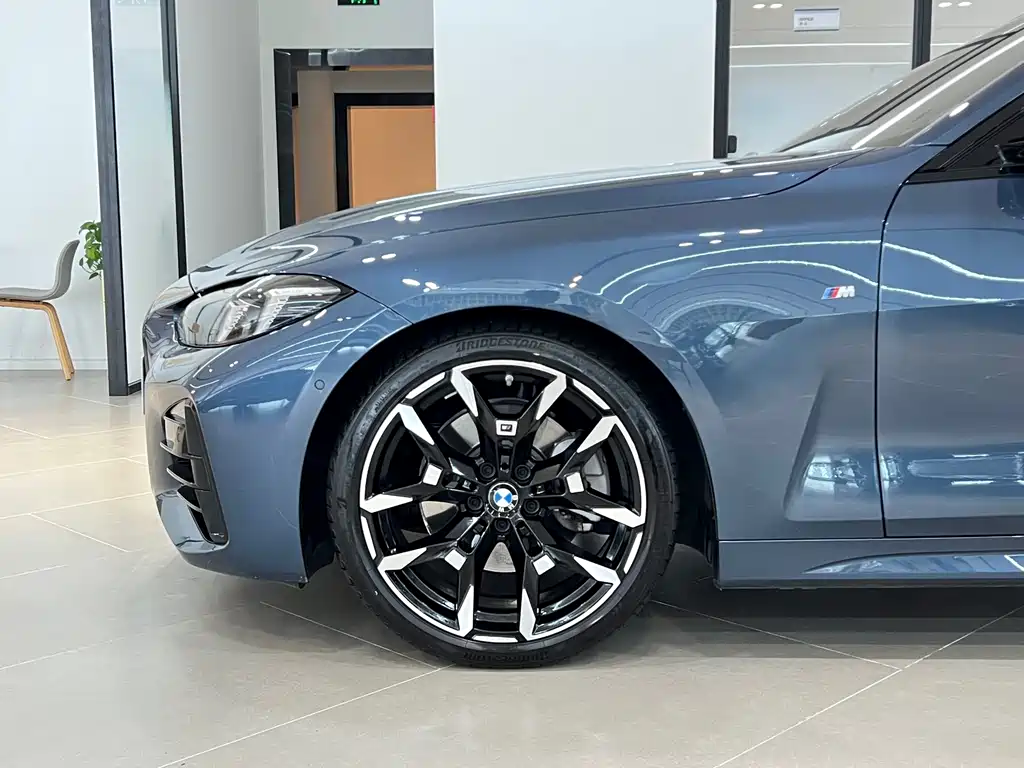 BMW 4 Series — миниатюра 4