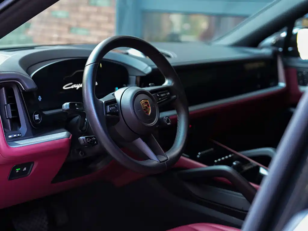 Porsche Cayenne — миниатюра 16