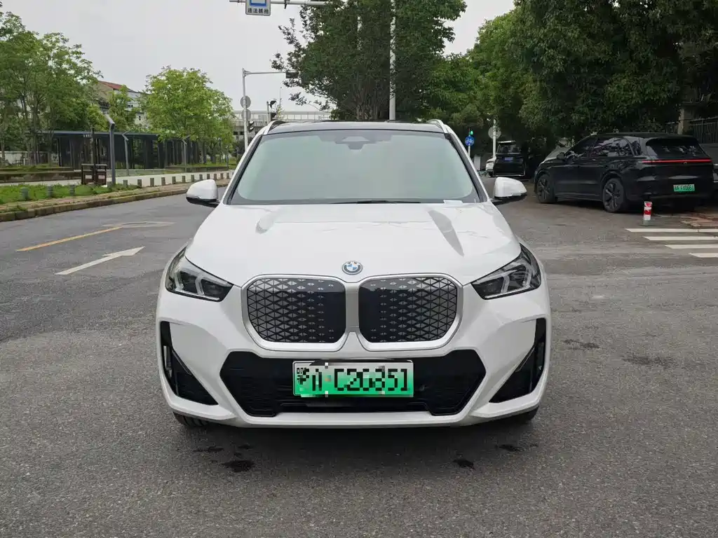 BMW iX1 2025 eDrive25L M Sport