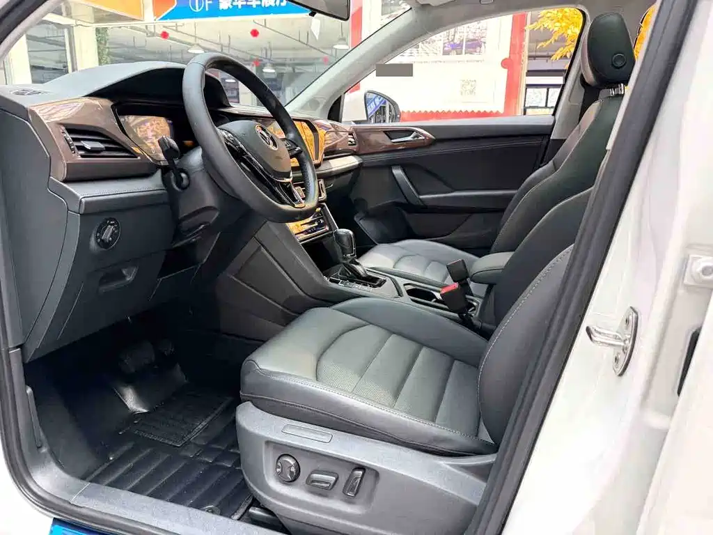 Volkswagen Tharu — миниатюра 5