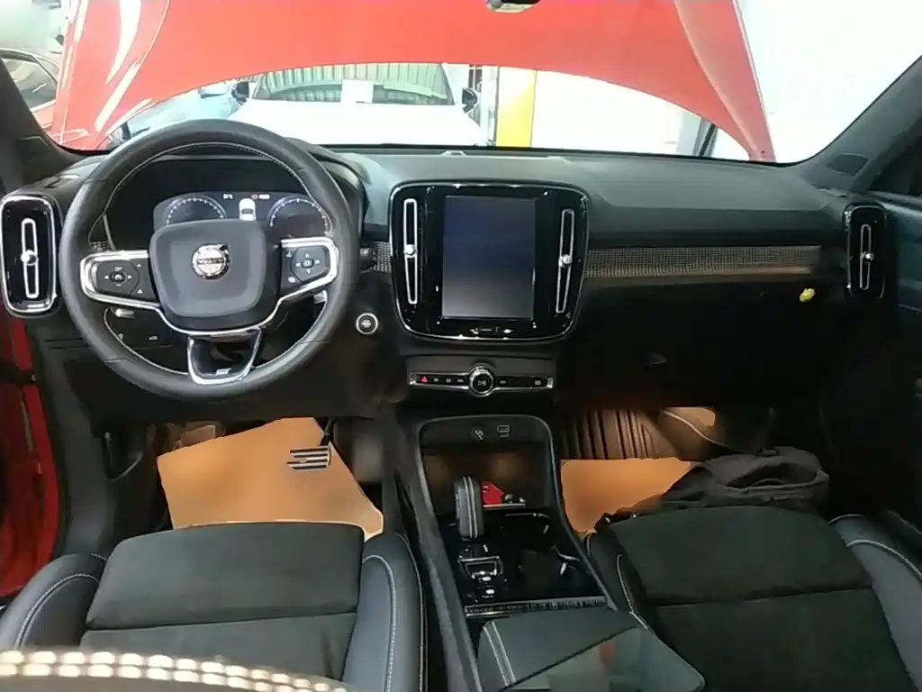 Volvo XC40 — миниатюра 10