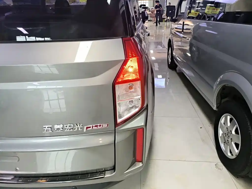 Wuling Hongguang PLUS — миниатюра 8