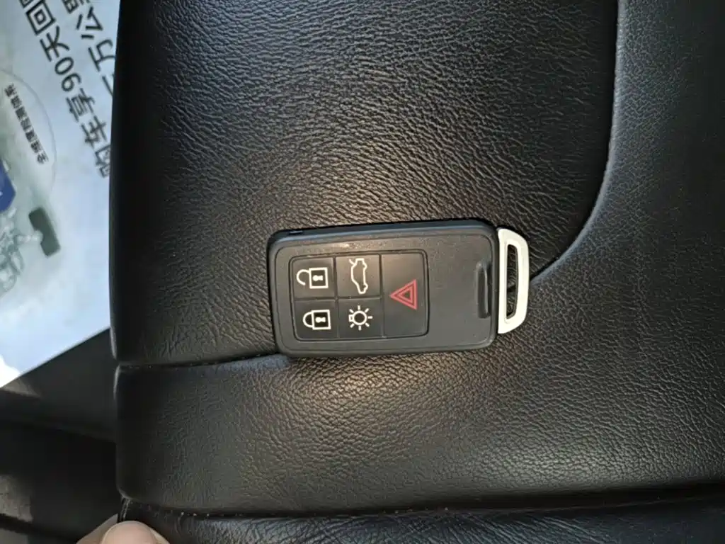 Volvo V40 — миниатюра 9