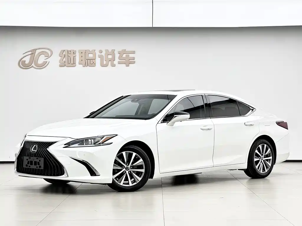 Lexus ES 2021