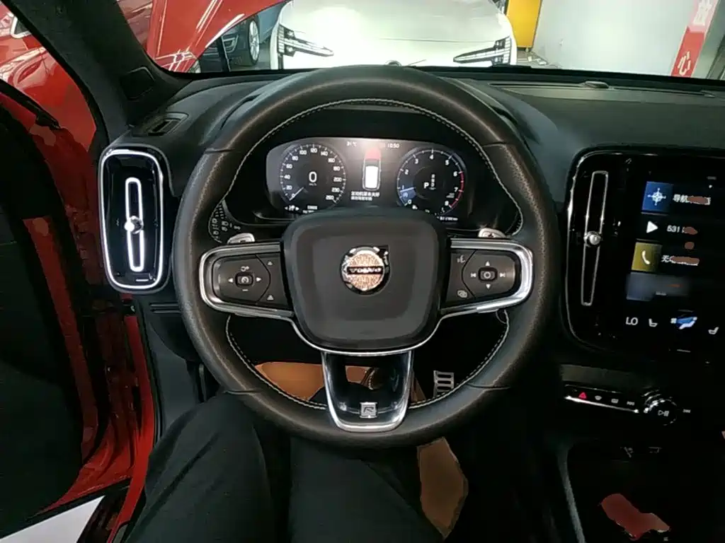 Volvo XC40 — миниатюра 11