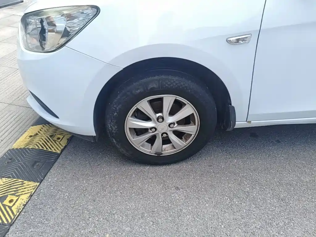Chevrolet Sail — миниатюра 23