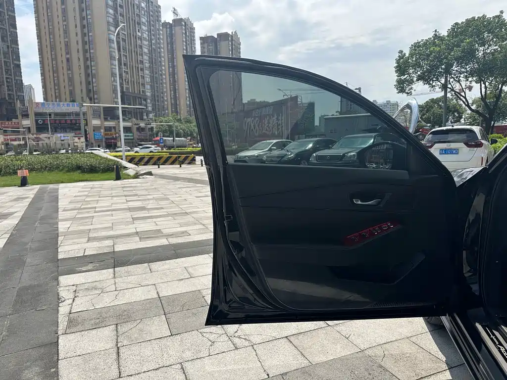 Honda Accord — миниатюра 17