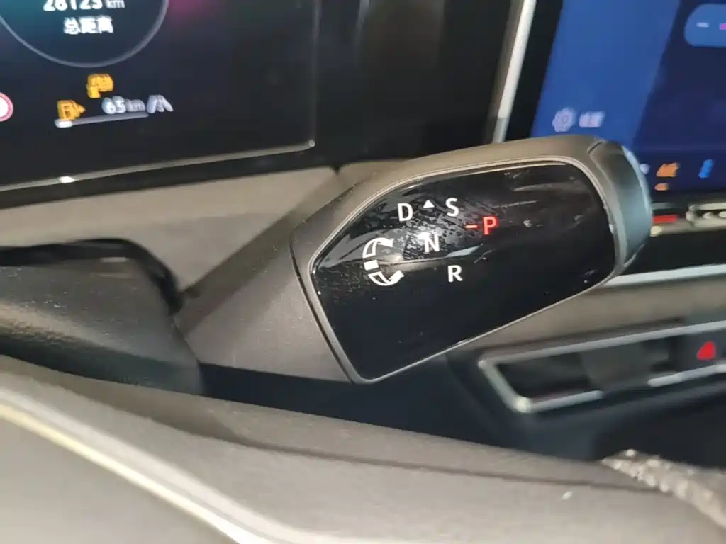 Volkswagen Tiguan L — миниатюра 21