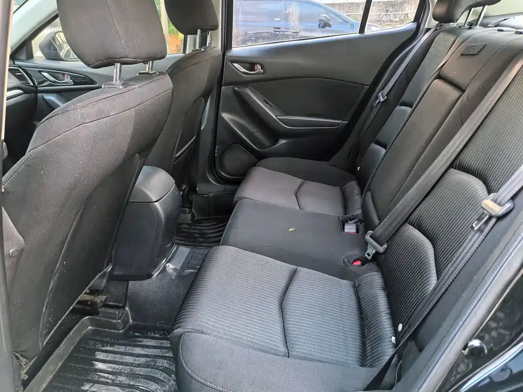 Mazda Mazda3 3 2016 1.5L AT Comfort